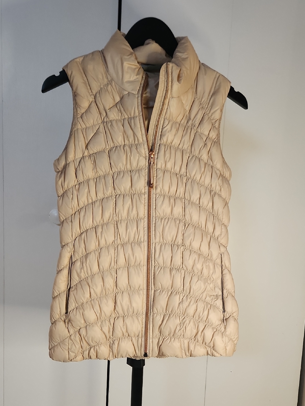 Athleta Cream Quilted Packable Puffer Vest